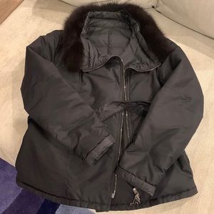 MaxMara fall/winter coat, size 8, removable fur collar, mint condition
